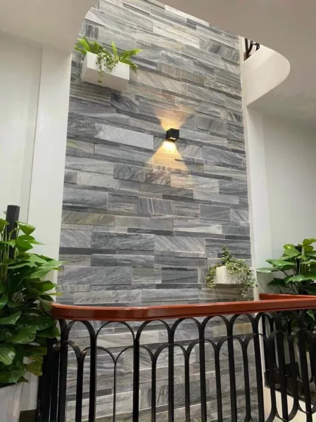 Gạch ốp tường trang trí giếng trời mang giá trị thẩm mỹ cao 